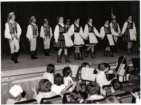 image tanzfestival-in-budapest-bild-1-1975-jpg
