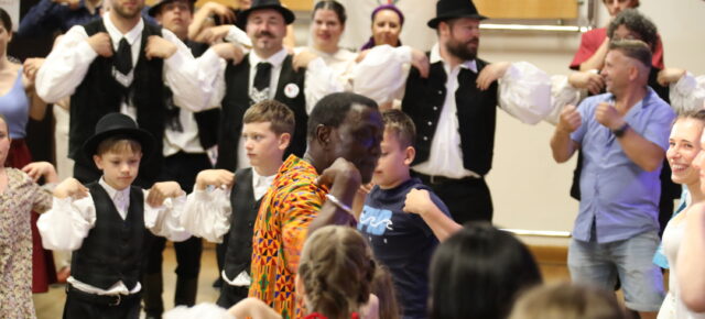 A 11. Nemzetközi Táncháztalálkozó is felejthetetlen élményeket hozottAuch das 11. Internationale Tanzhaustreffen bot unvergessliche Erlebnisse